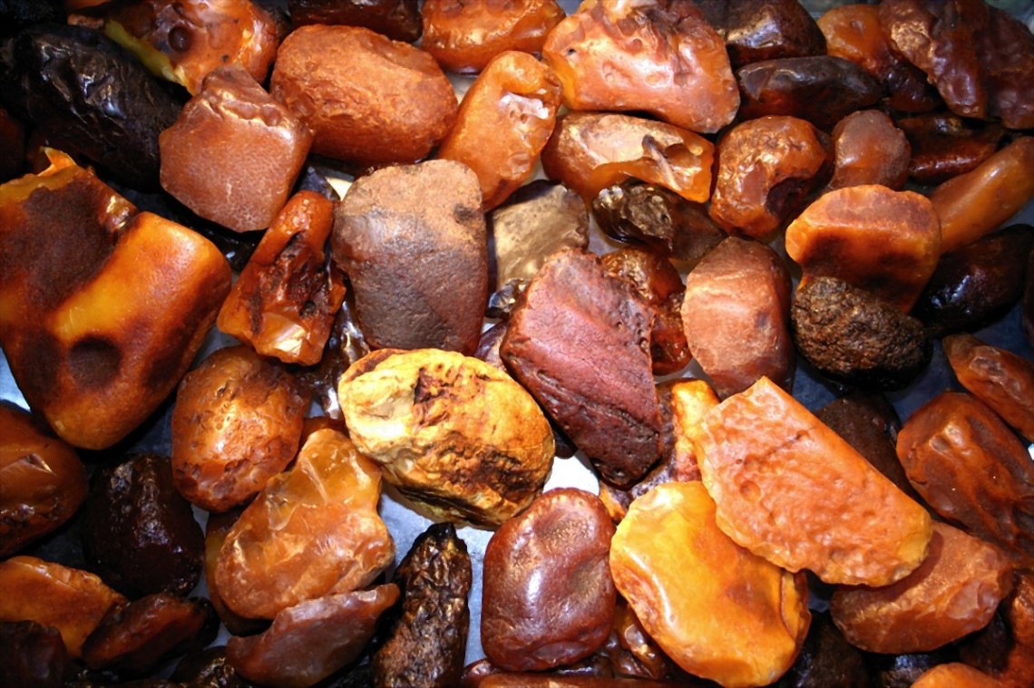 У Рівненській області відбулись перші аукціони на отримання спеціальних дозволів на користування надрами для видобування бурштину.